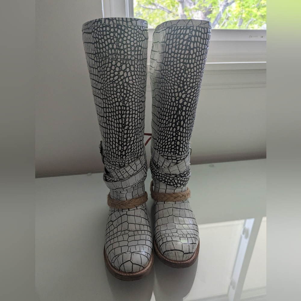 White croc drove boot